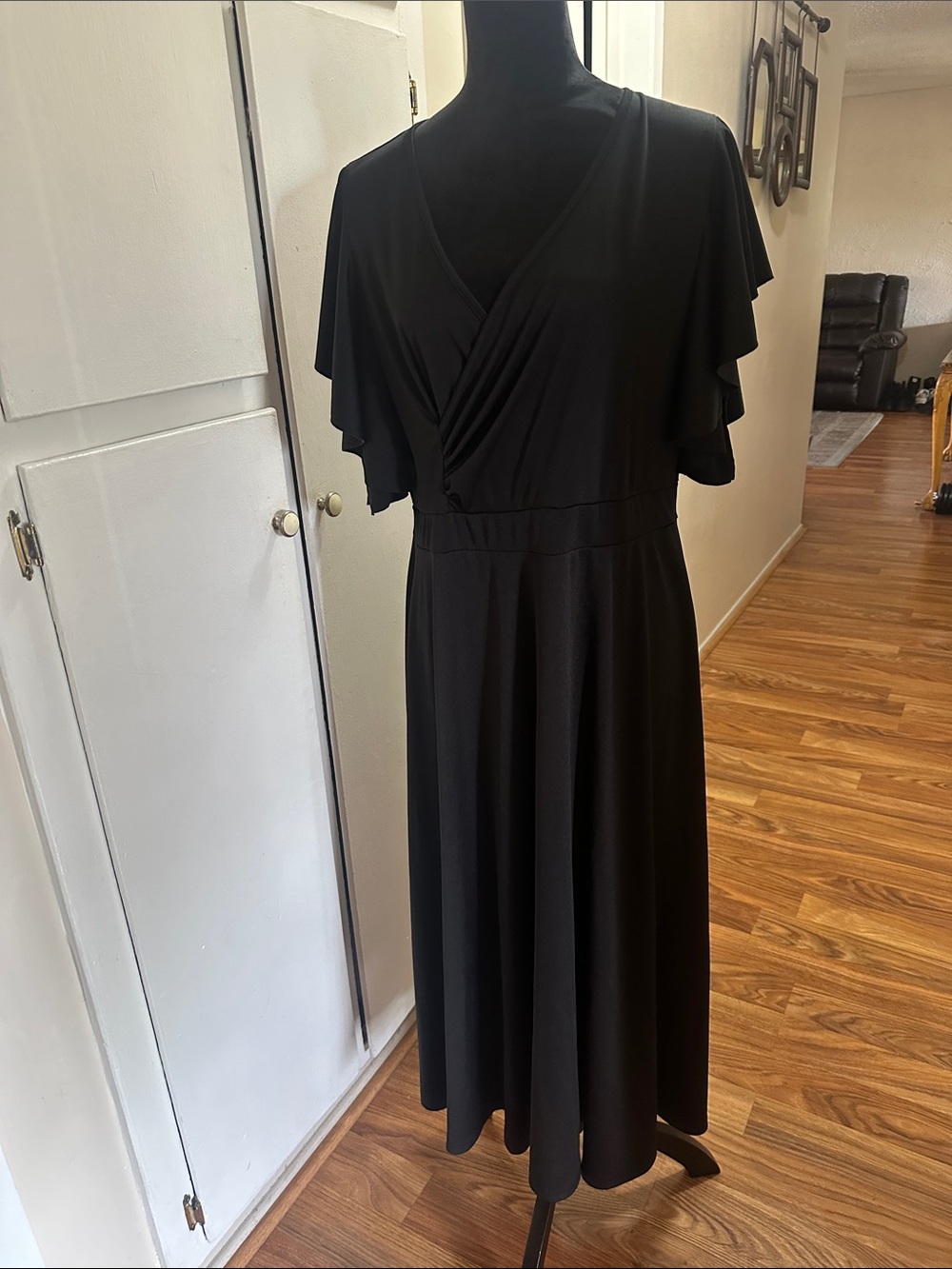Lyaner Plus Size Elegant Black V-Neck Flutter Sleeve Maxi Dress 🖤